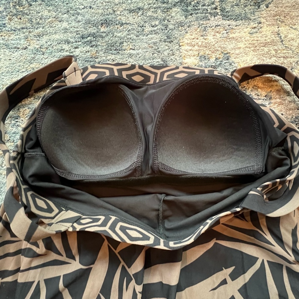 Miraclesuit ๐ด Black & Tan Palm Print - Picture 5 of 9
